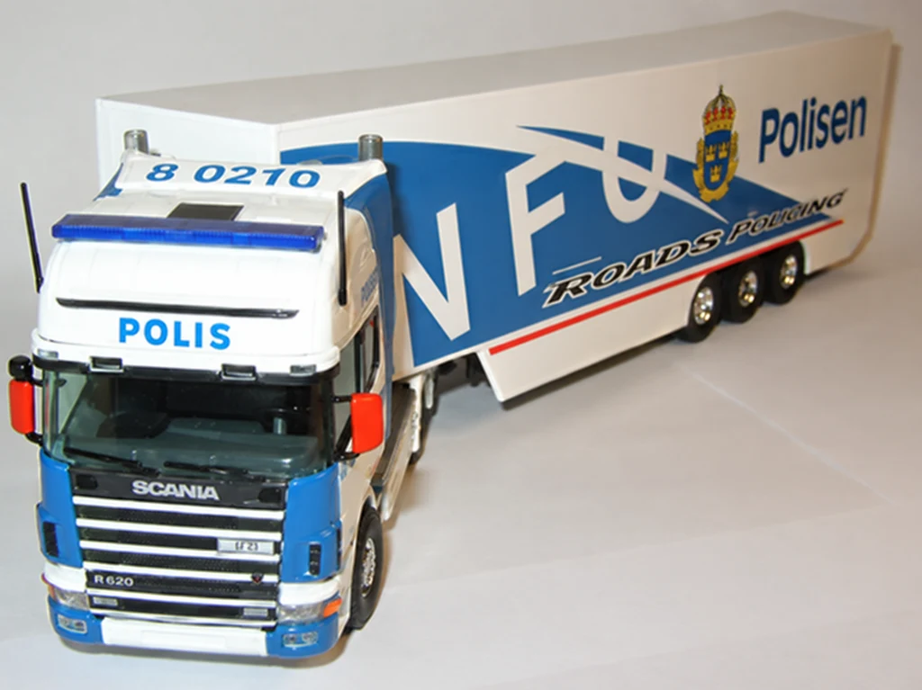 Tekno Scania Swedish police information trailer model